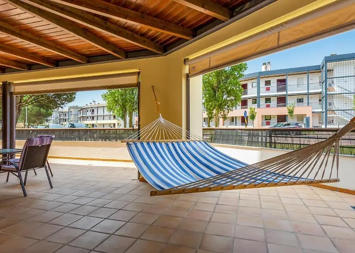 Wonderful Flat W/ Big Patio By Lovelystay